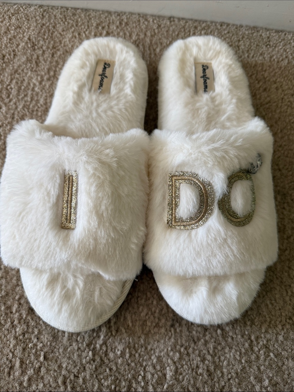 Women’s 9-10 Wedding White Faux-Fur Slide Slippers with Embellished Letters